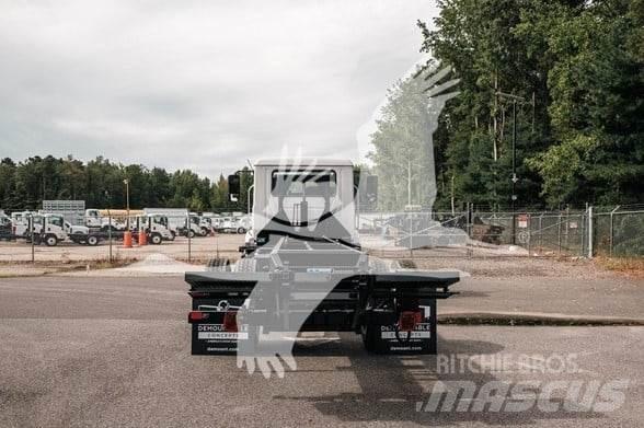 Mack MD6 Cab & Chassis Trucks