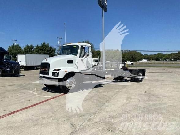 Mack MD6 Cab & Chassis Trucks