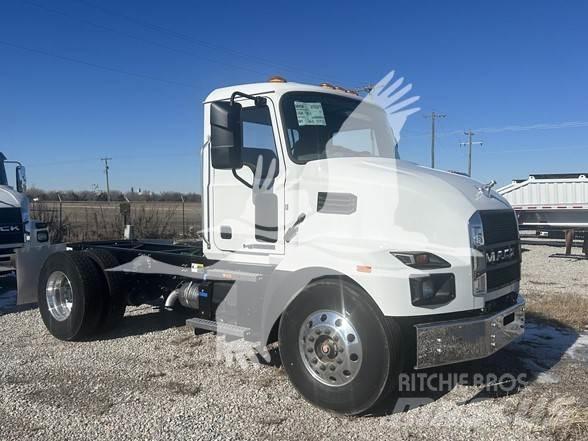 Mack MD6 Cab & Chassis Trucks