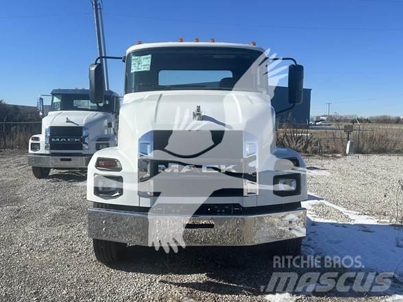 Mack MD6 Cab & Chassis Trucks