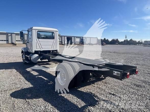Mack MD6 Cab & Chassis Trucks