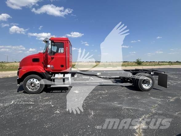 Mack MD6 Cab & Chassis Trucks