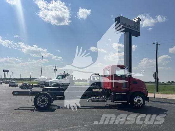 Mack MD6 Cab & Chassis Trucks