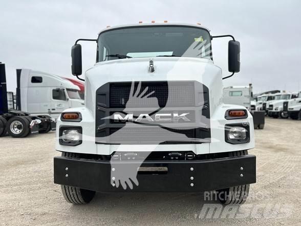 Mack MD6 Cab & Chassis Trucks