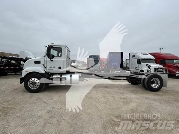 Mack MD6 Cab & Chassis Trucks