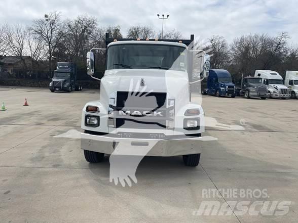 Mack MD6 Flatbed Trucks