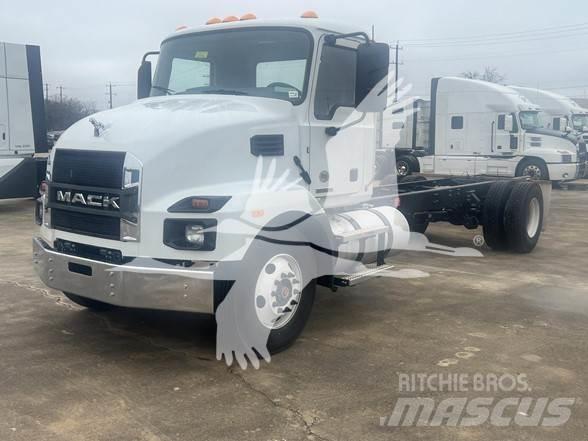 Mack MD6 Cab & Chassis Trucks
