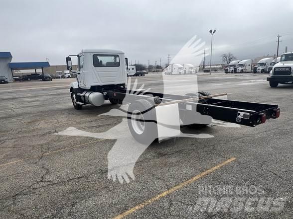 Mack MD6 Cab & Chassis Trucks
