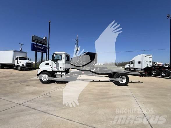 Mack MD6 Cab & Chassis Trucks