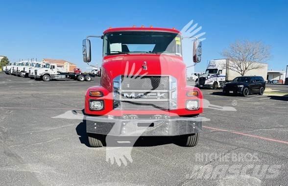 Mack MD6 Cab & Chassis Trucks