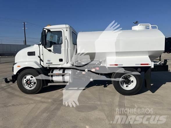 Mack MD6 Tank Trucks