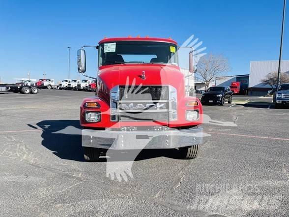 Mack MD6 Cab & Chassis Trucks