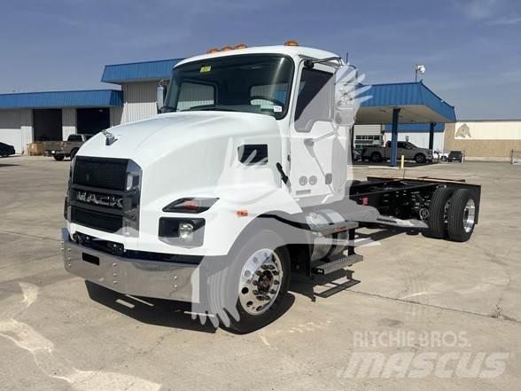 Mack MD6 Cab & Chassis Trucks
