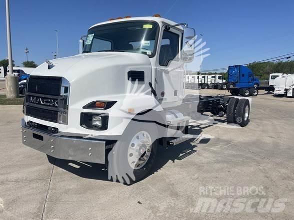Mack MD6 Conventional Trucks / Tractor Trucks