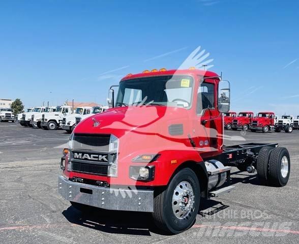 Mack MD6 Cab & Chassis Trucks