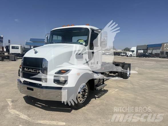 Mack MD6 Cab & Chassis Trucks
