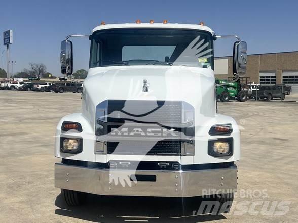 Mack MD6 Cab & Chassis Trucks
