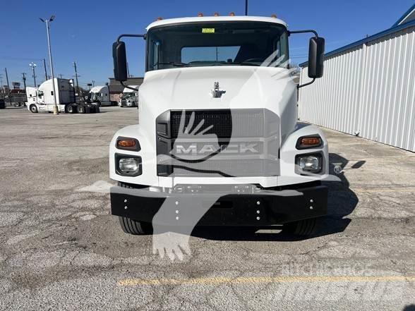 Mack MD6 Cab & Chassis Trucks
