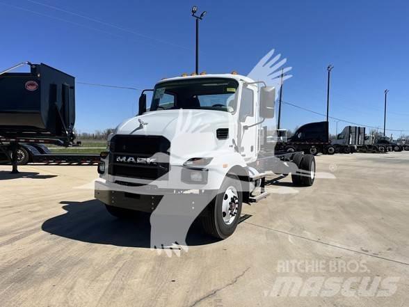Mack MD6 Cab & Chassis Trucks