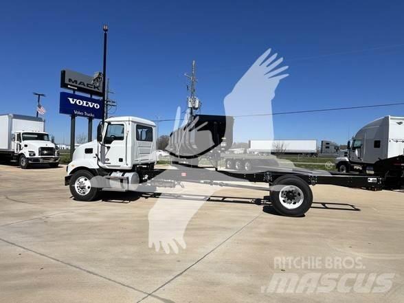 Mack MD6 Cab & Chassis Trucks
