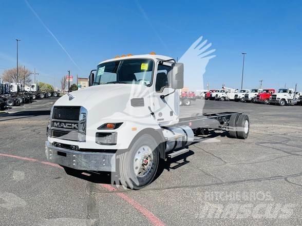 Mack MD6 Cab & Chassis Trucks