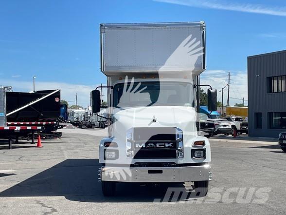 Mack MD6 Box trucks