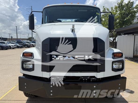 Mack MD6 Cab & Chassis Trucks