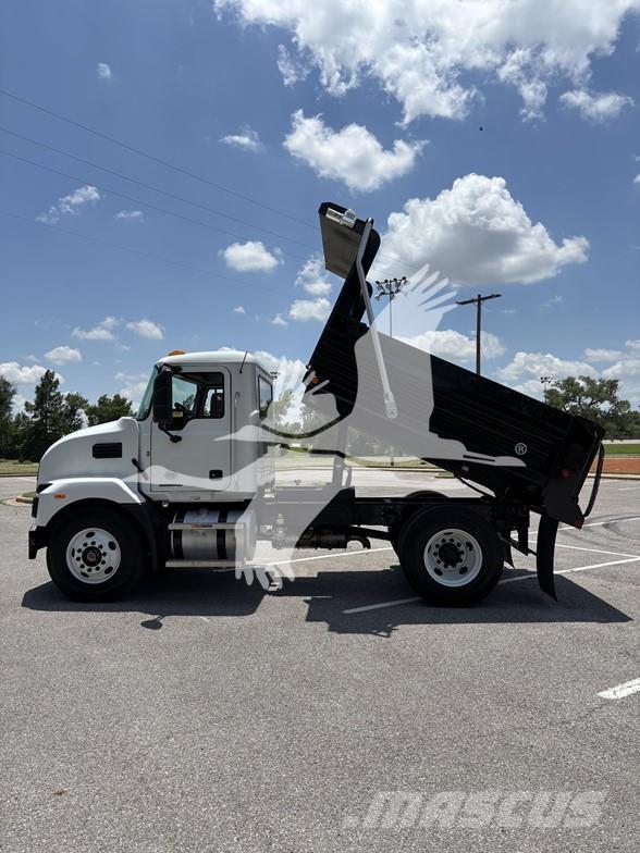 Mack MD6 Dump Trucks