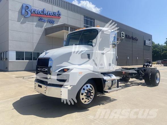 Mack MD6 Cab & Chassis Trucks