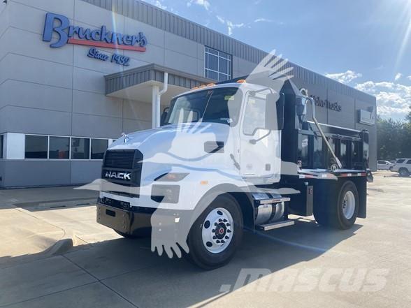 Mack MD6 Dump Trucks