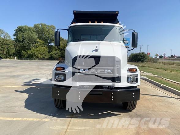 Mack MD6 Dump Trucks