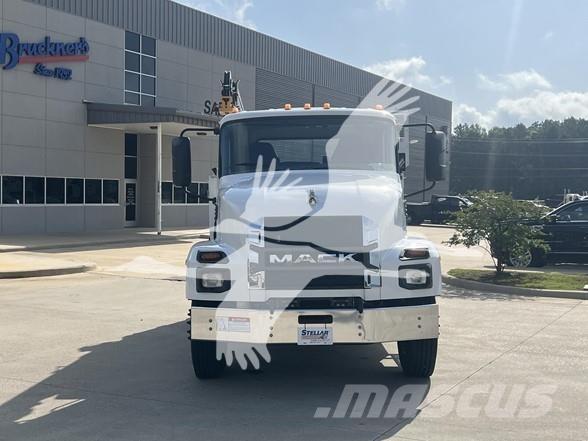 Mack MD6 Other