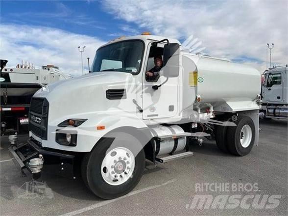 Mack MD7 Tank Trucks
