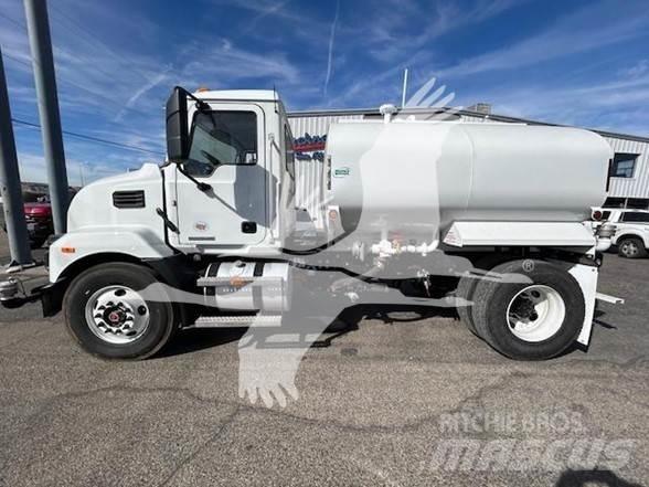 Mack MD7 Tank Trucks