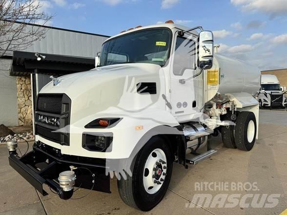 Mack MD7 Tank Trucks