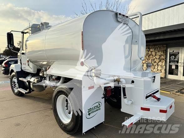 Mack MD7 Tank Trucks