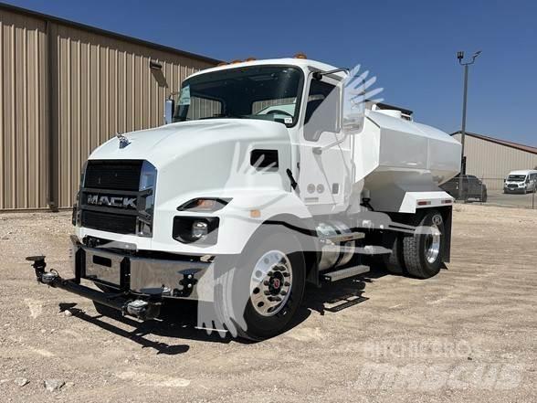 Mack MD7 Tank Trucks