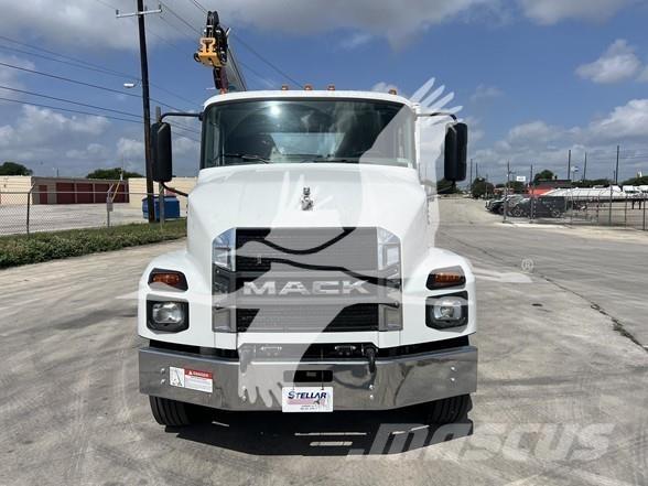 Mack MD7 Other