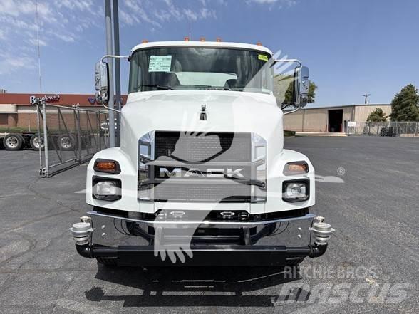 Mack MD7 Tank Trucks