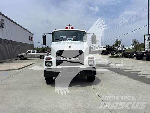 Mack MD7 Other