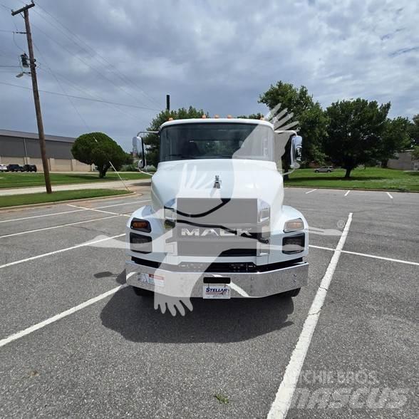 Mack MD7 Other