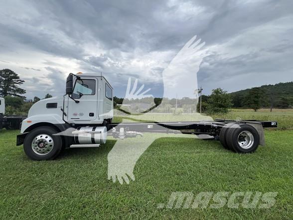Mack MD7 Cab & Chassis Trucks