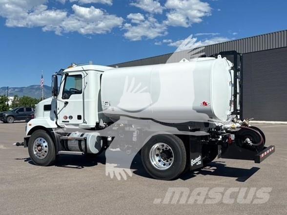 Mack MD7 Tank Trucks
