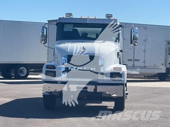 Mack MD7 Tank Trucks