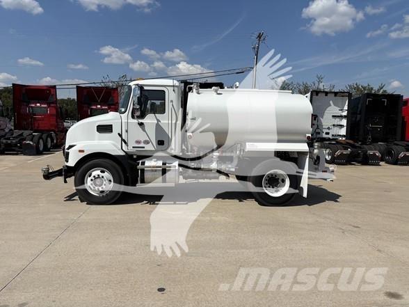 Mack MD7 Tank Trucks
