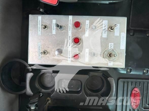 Peterbilt 389 Conventional Trucks / Tractor Trucks