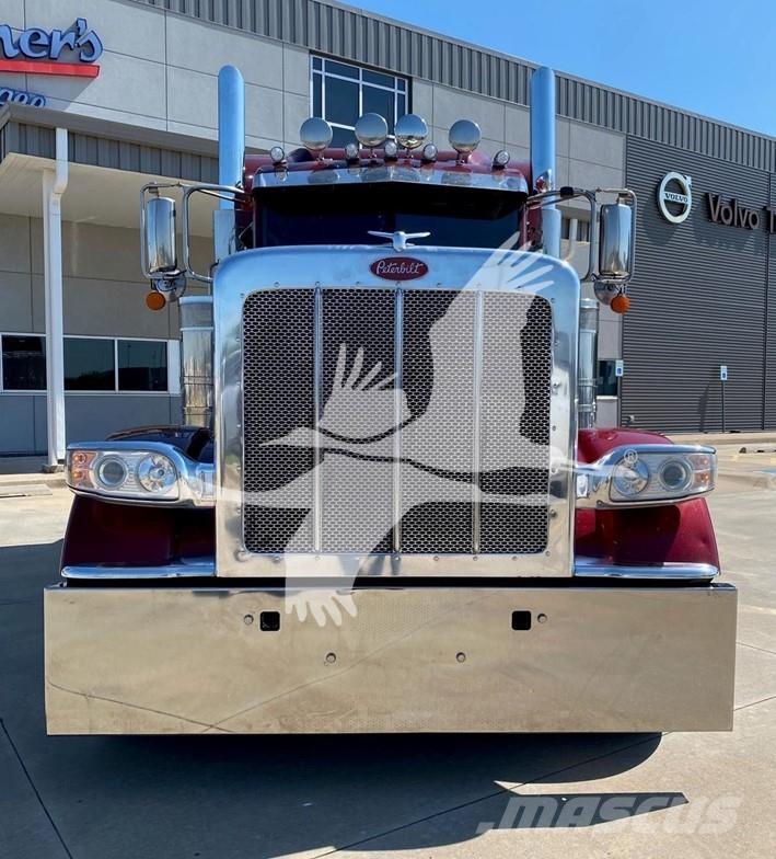 Peterbilt 389 Conventional Trucks / Tractor Trucks