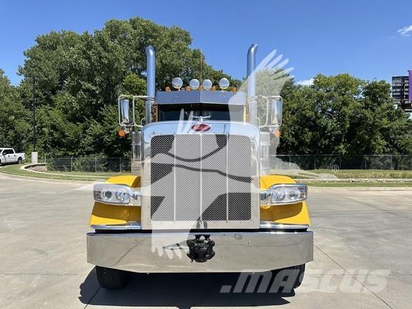 Peterbilt 389 Conventional Trucks / Tractor Trucks