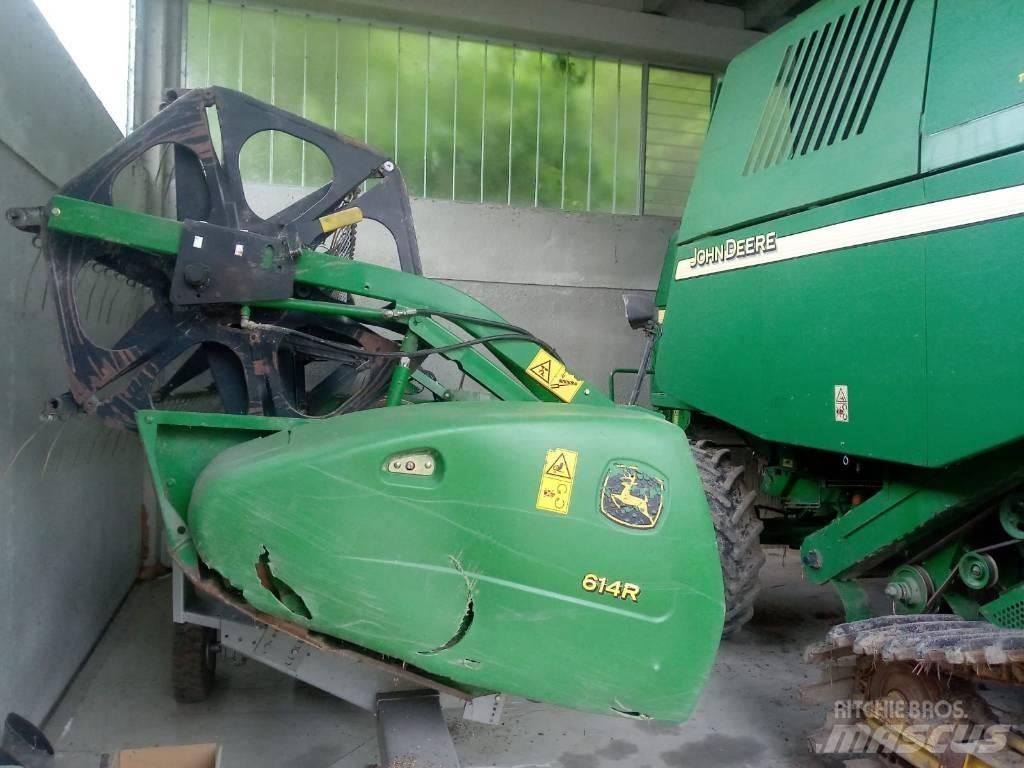 John Deere 1450 CWS Combine Harvesters
