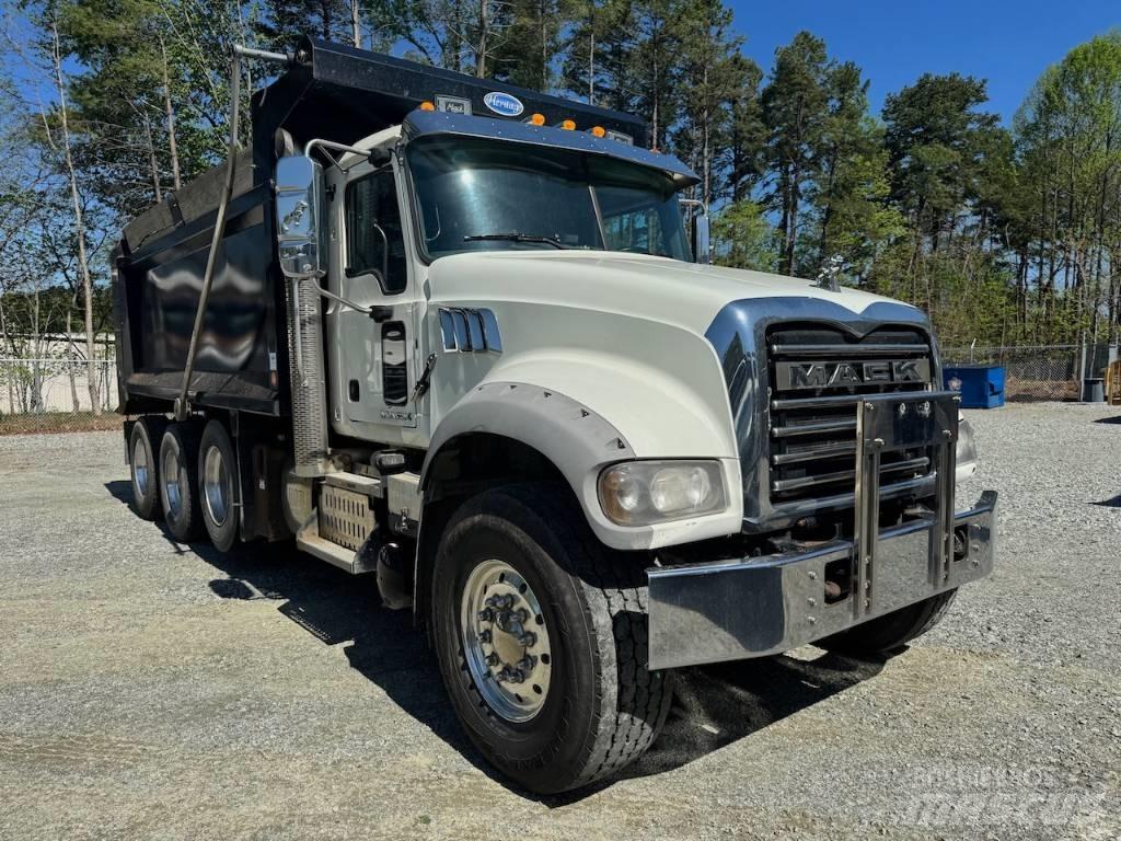 Mack GU713 Dump Trucks